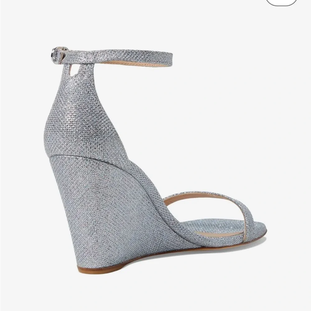 Stuart Weitzman product information